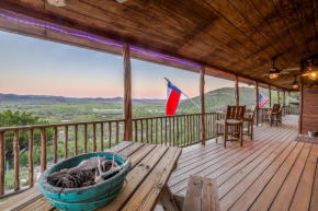 Hilltop Concan Cabin with Garner State Park Views!
